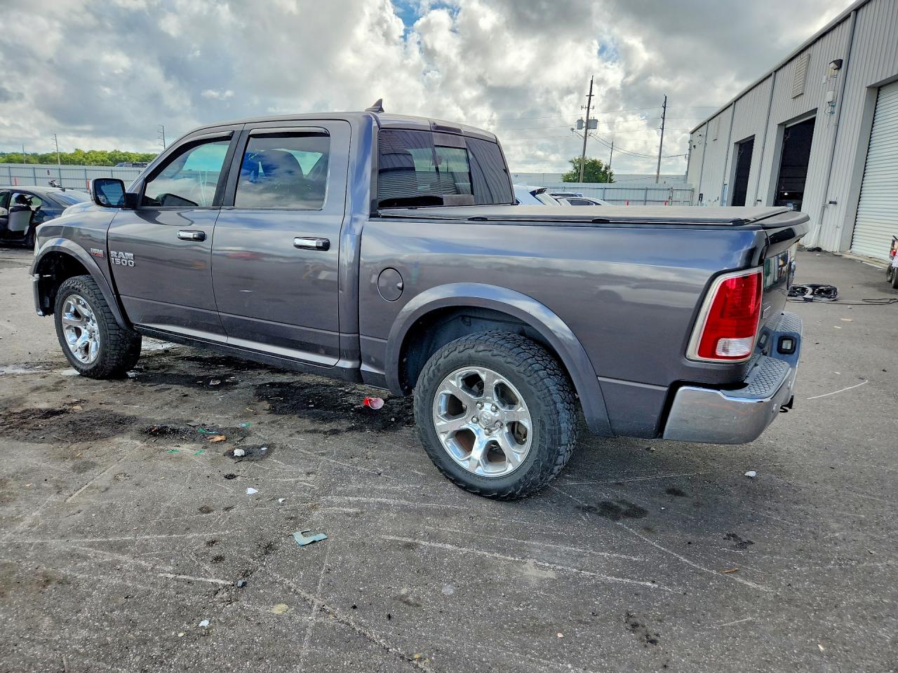 2015 RAM 1500 LARAMIE — снимка 2
