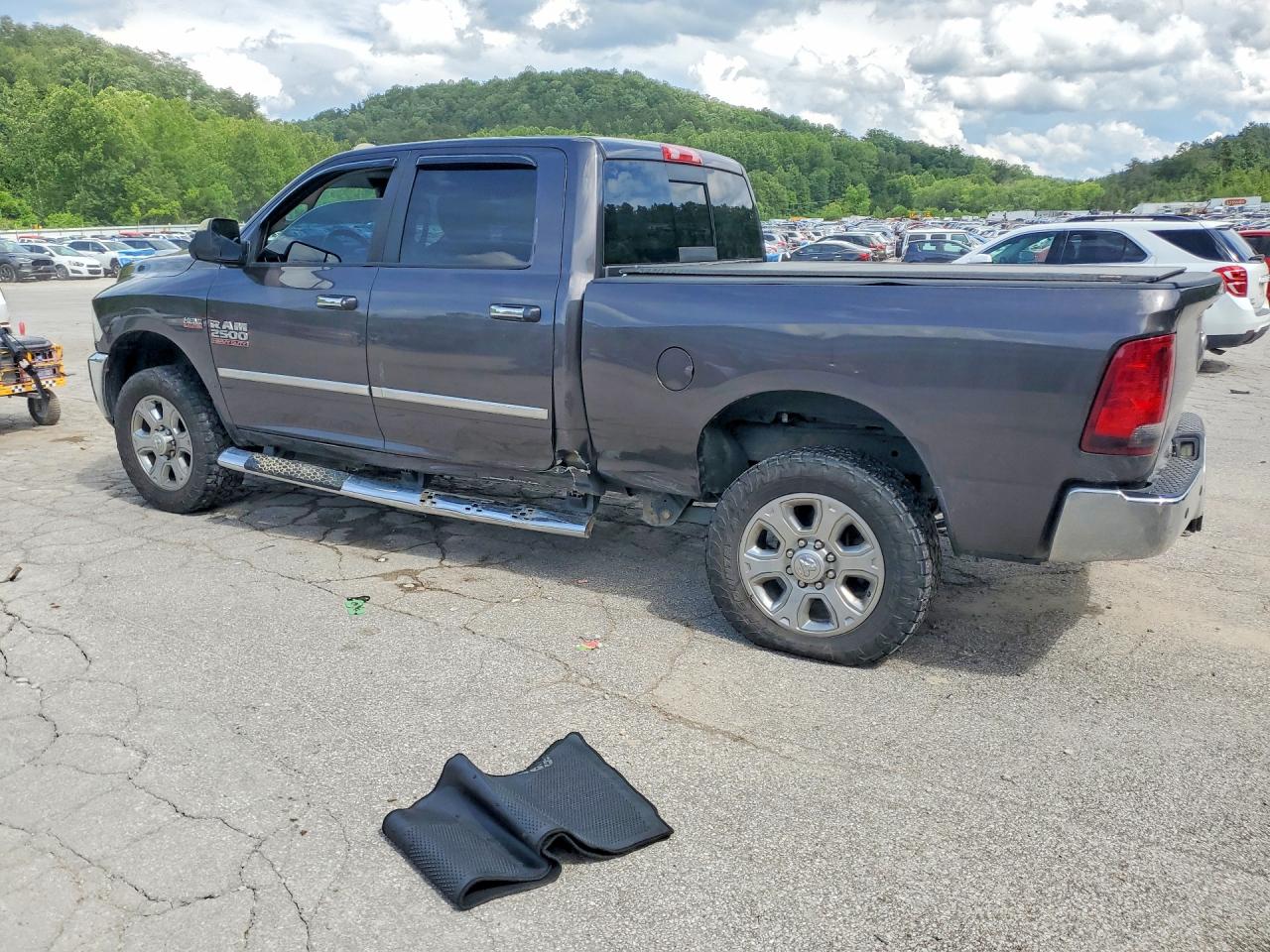 2016 RAM 2500 SLT — снимка 2