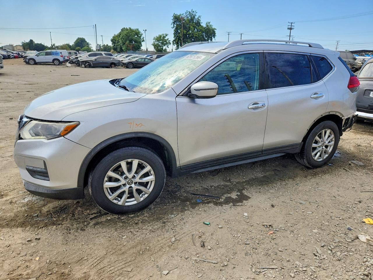 2017 NISSAN ROGUE SV