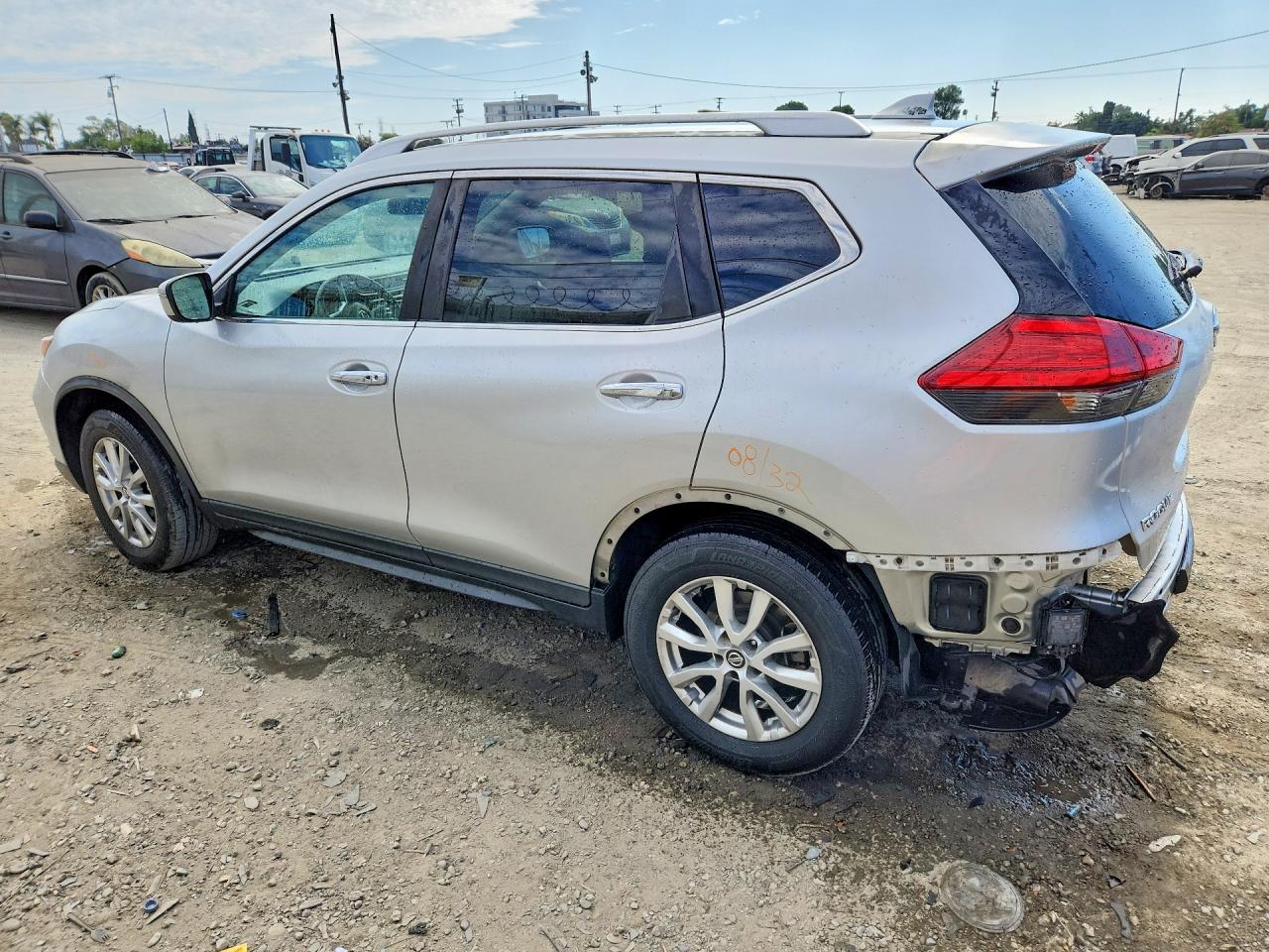 2017 NISSAN ROGUE SV — снимка 2