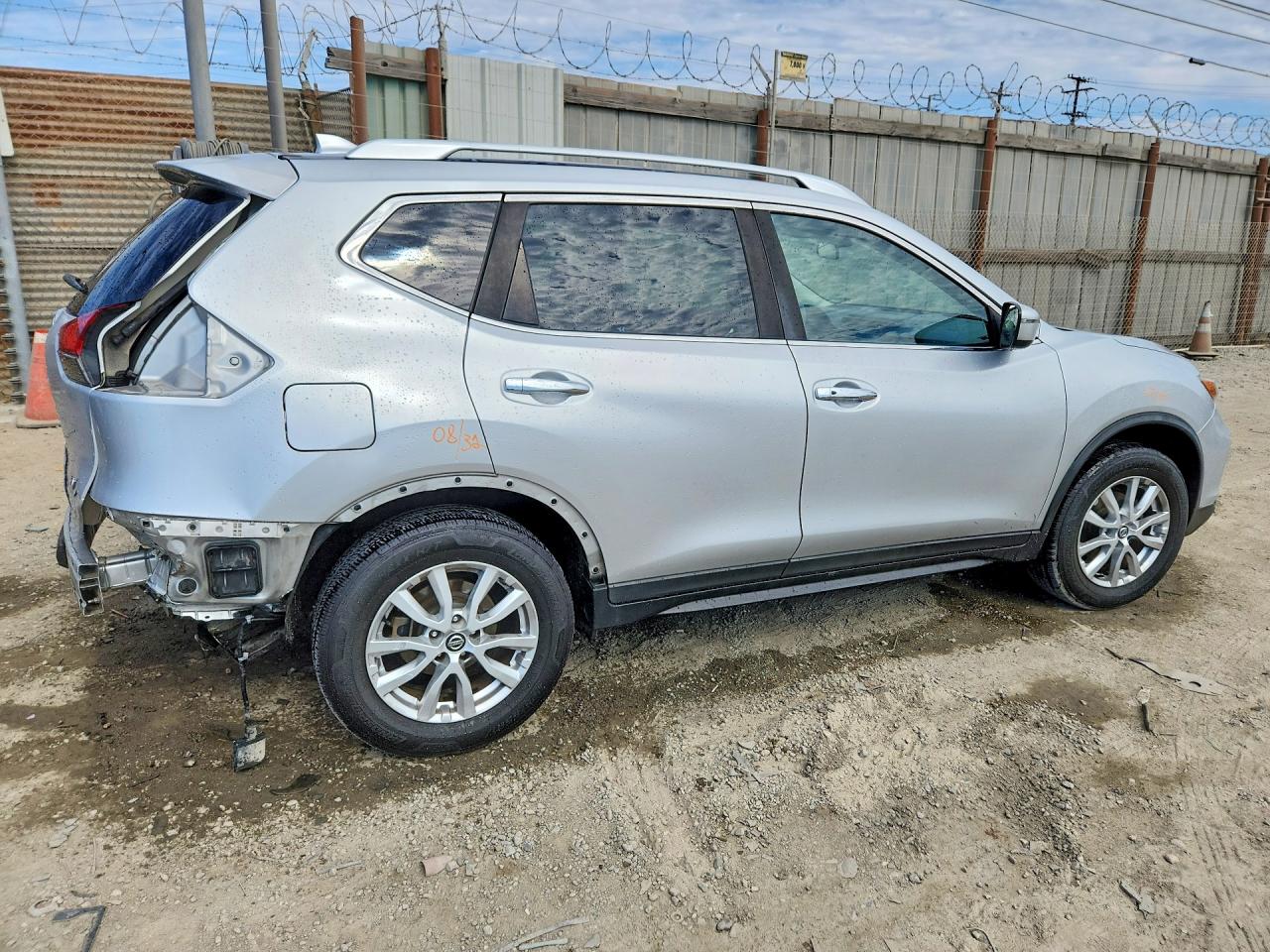 2017 NISSAN ROGUE SV — снимка 3