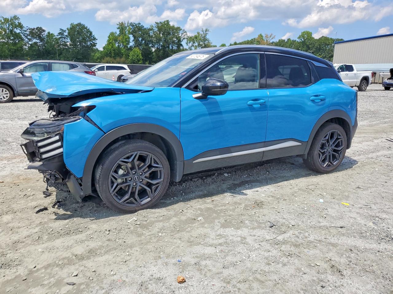 2025 NISSAN KICKS SR