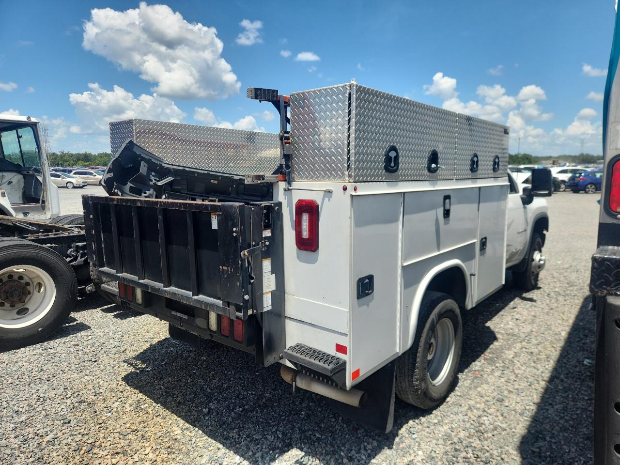 2021 CHEVROLET SILVERADO C3500 — снимка 3