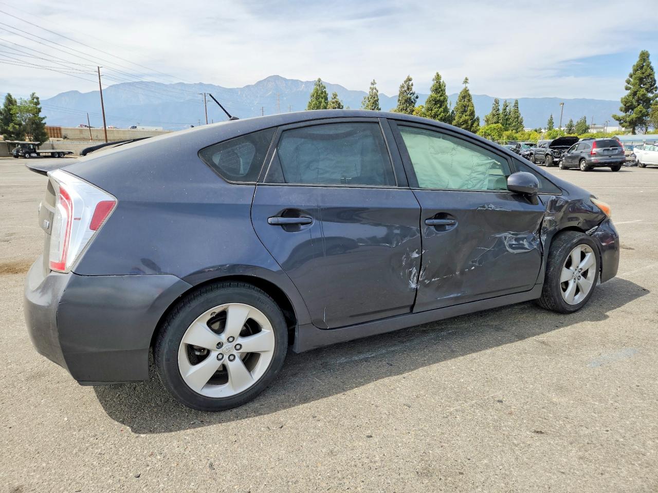 2015 TOYOTA PRIUS TWO — снимка 3