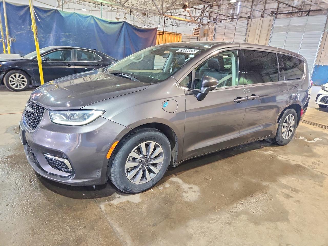2023 CHRYSLER PACIFICA HYBRID TOURING L