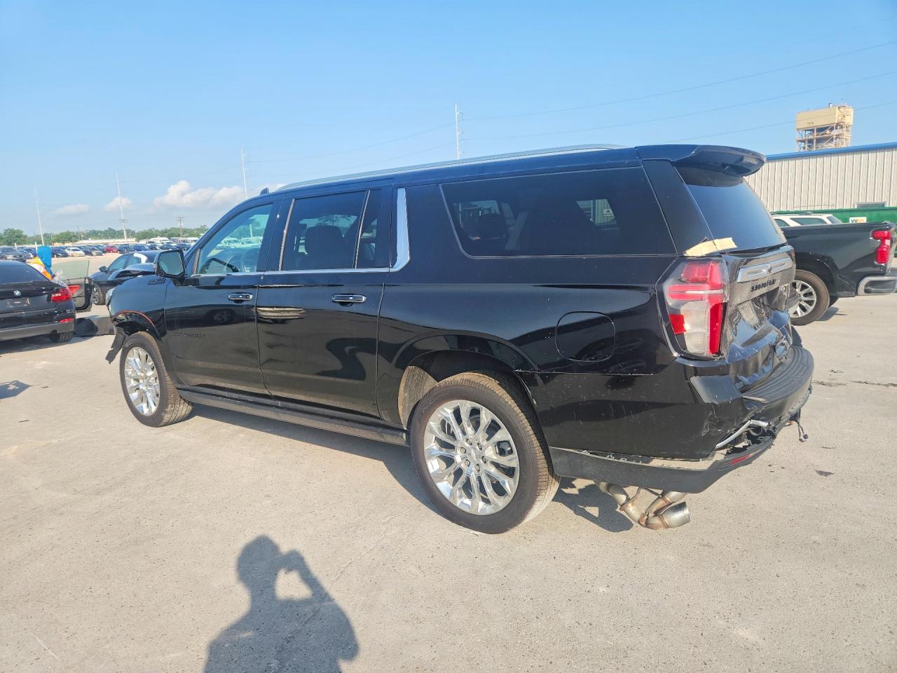 2023 CHEVROLET SUBURBAN — снимка 2