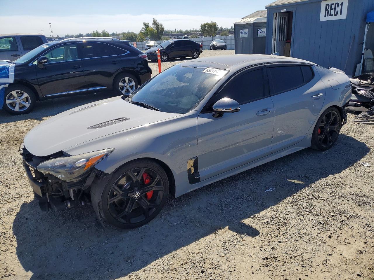 2019 KIA STINGER GT2