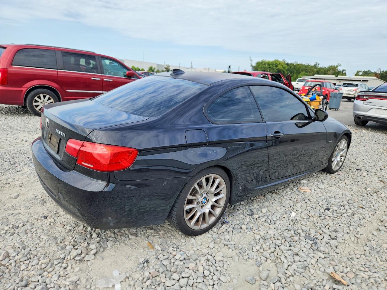 2013 BMW 328 I — снимка 3