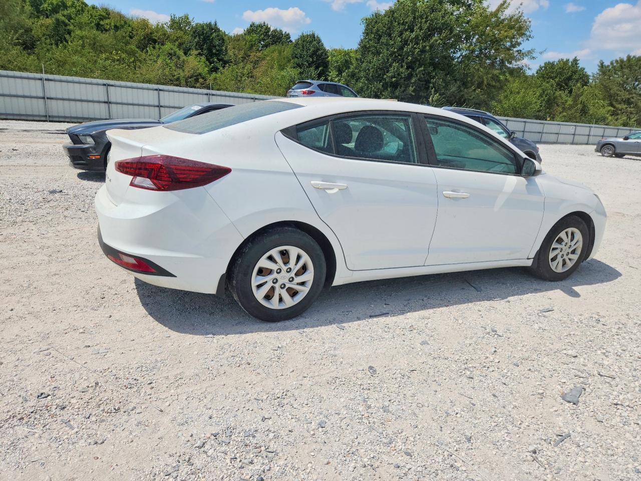 2019 HYUNDAI ELANTRA SE — снимка 3