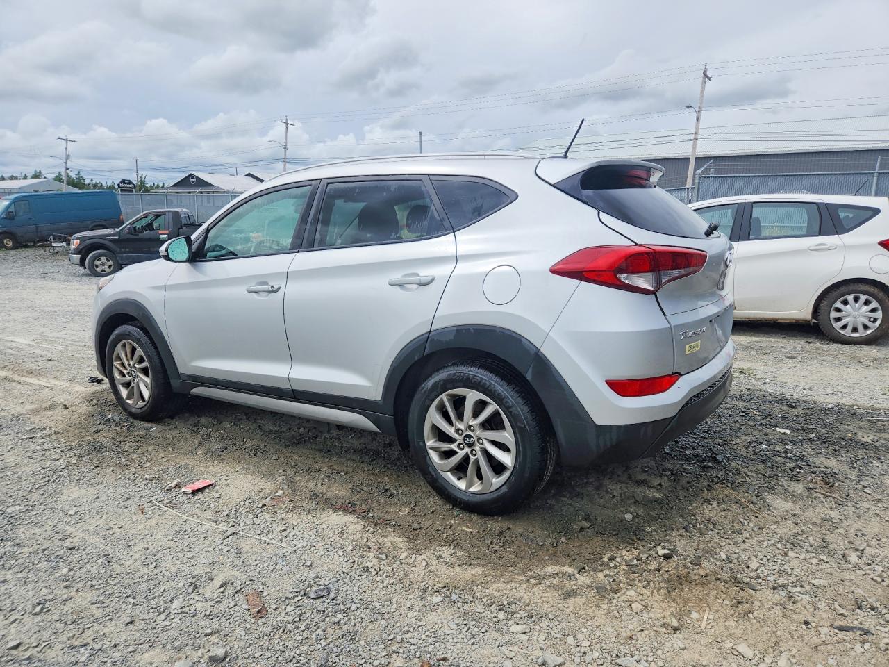 2017 HYUNDAI TUCSON SE — снимка 2