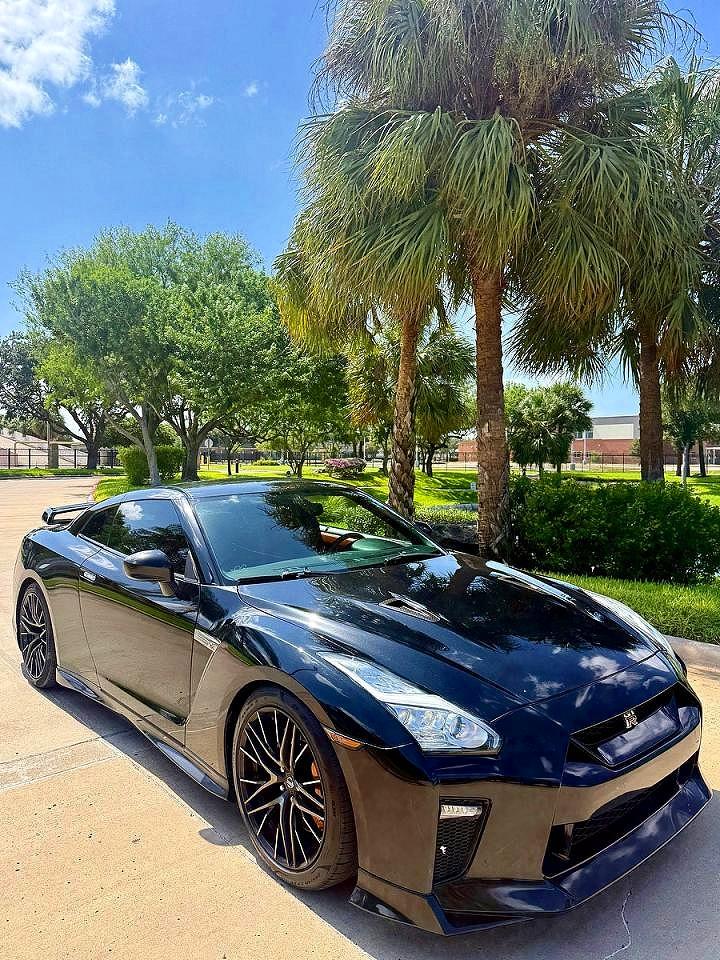 2017 NISSAN GT-R PREMIUM