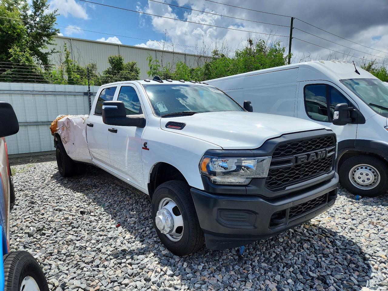 2024 RAM 3500 TRADESMAN