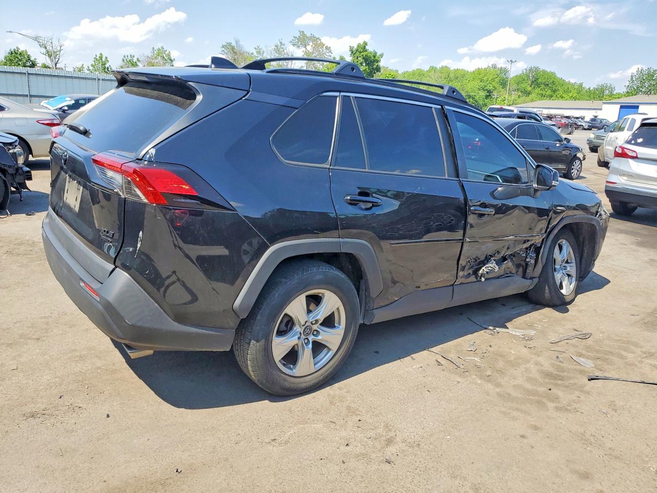 2020 TOYOTA RAV4 XLE — снимка 3