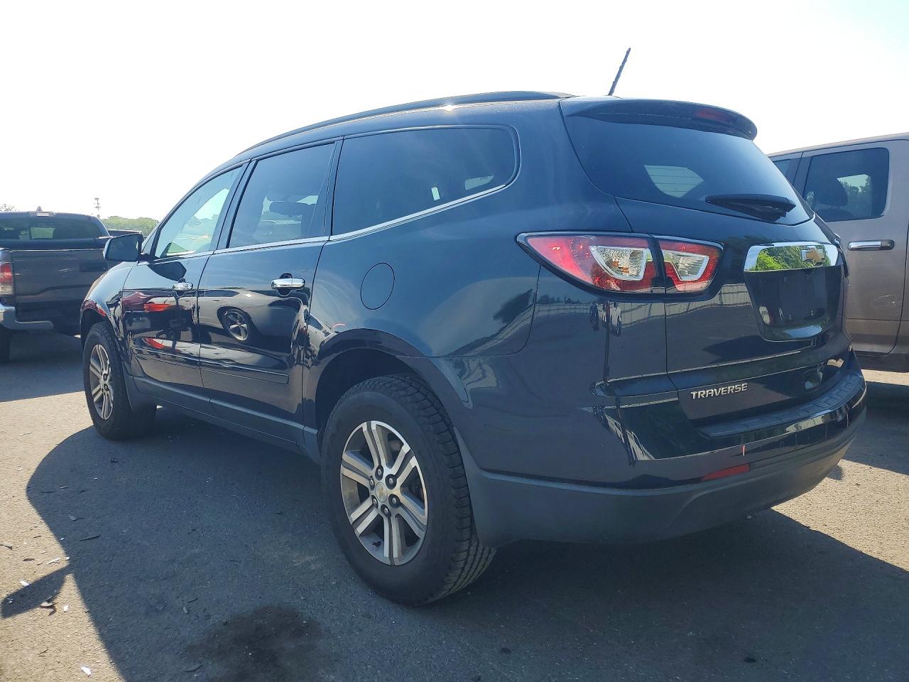 2017 CHEVROLET TRAVERSE LT — снимка 2