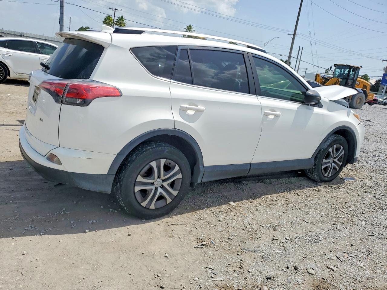 2018 TOYOTA RAV4 LE — снимка 3