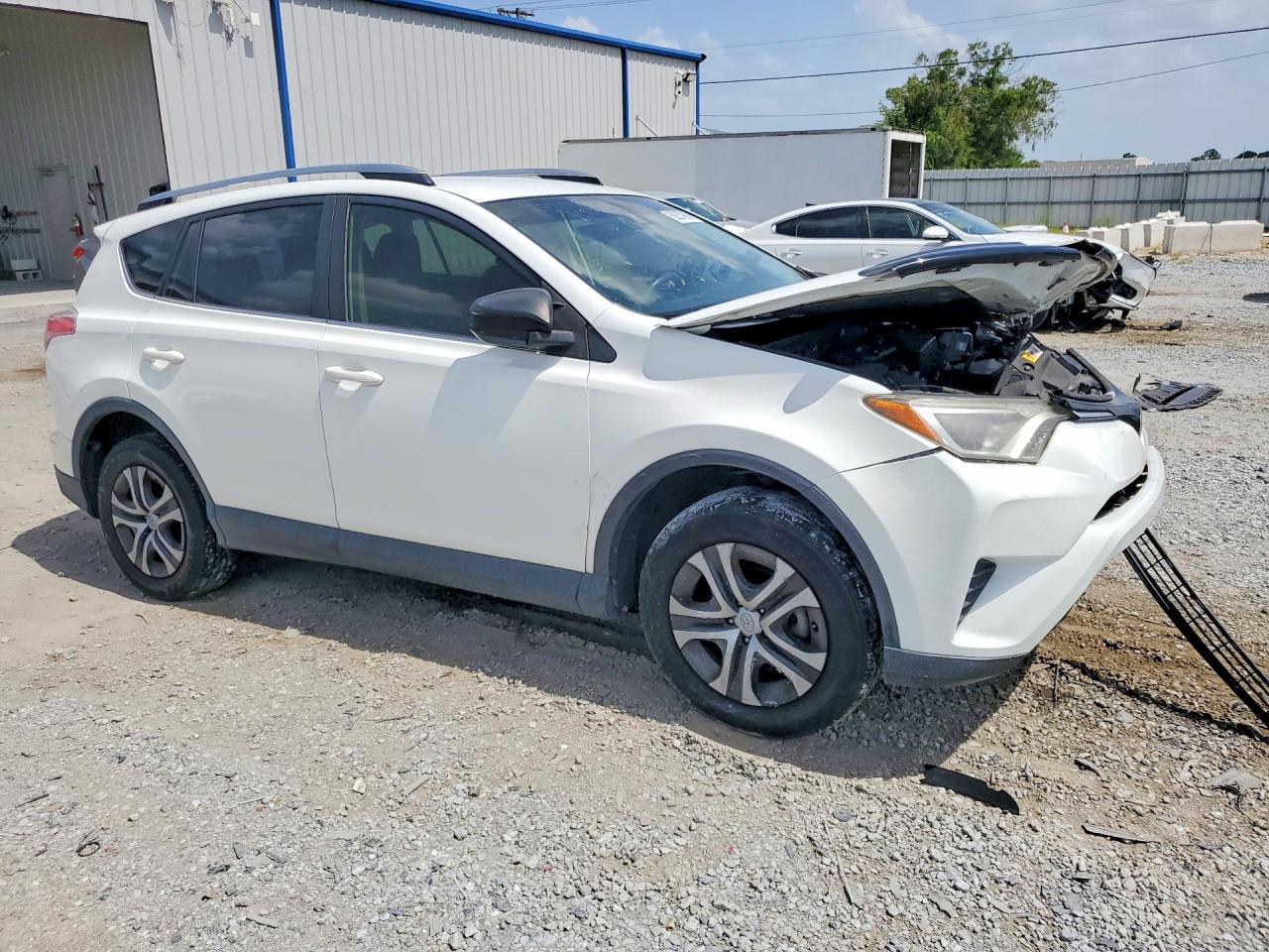 2018 TOYOTA RAV4 LE — снимка 4