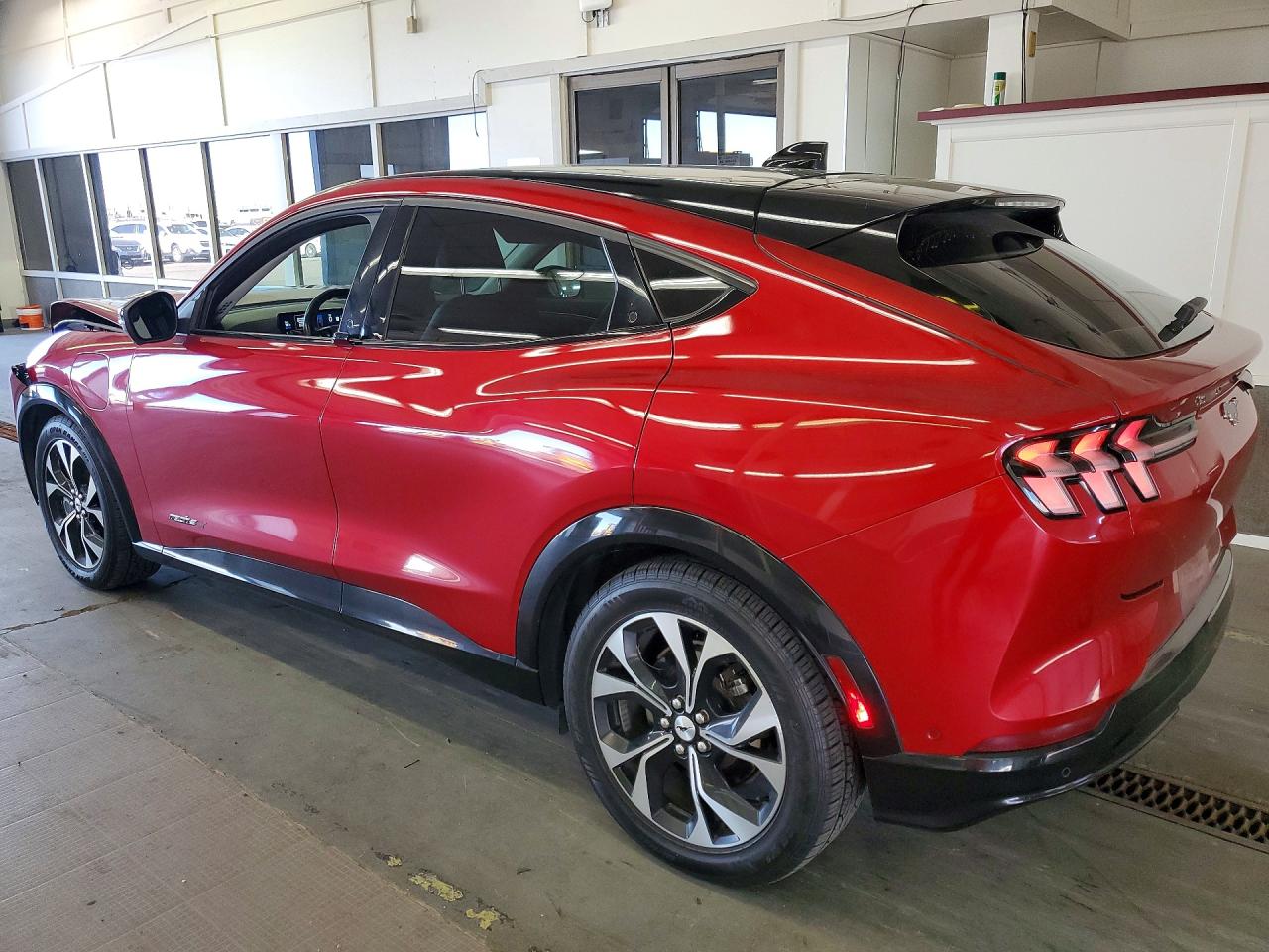 2021 FORD MUSTANG MACH-E PREMIUM — снимка 2