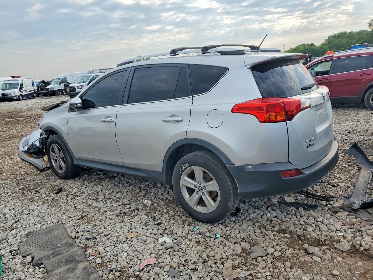 2015 TOYOTA RAV4 XLE — снимка 2