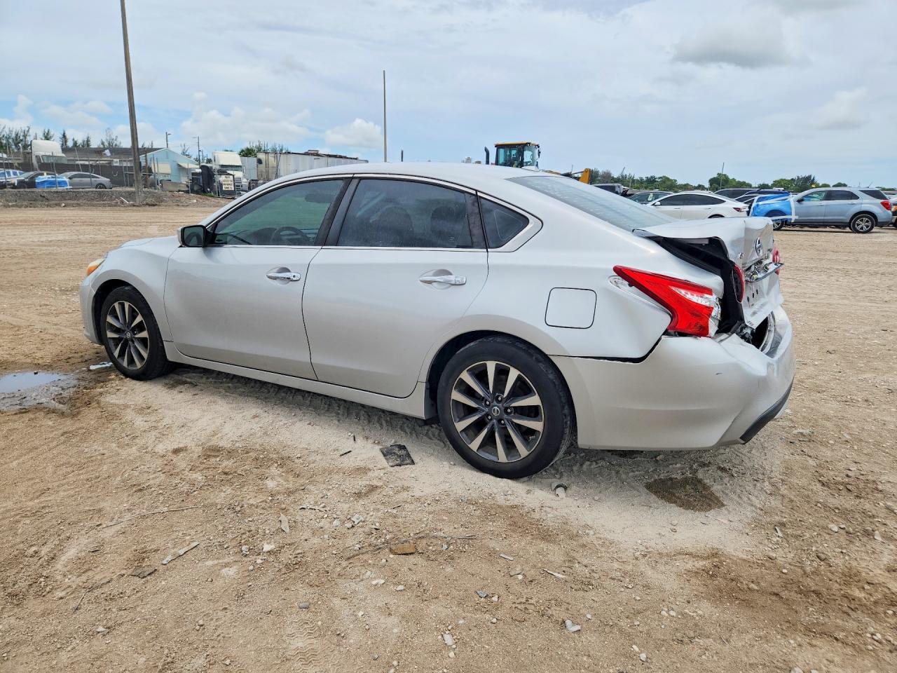 2017 NISSAN ALTIMA 2.5 SV — снимка 2