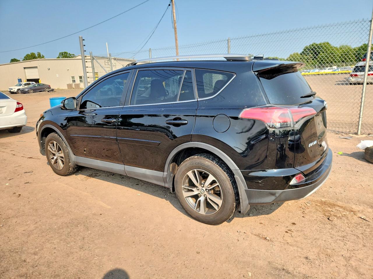 2016 TOYOTA RAV4 XLE — снимка 2
