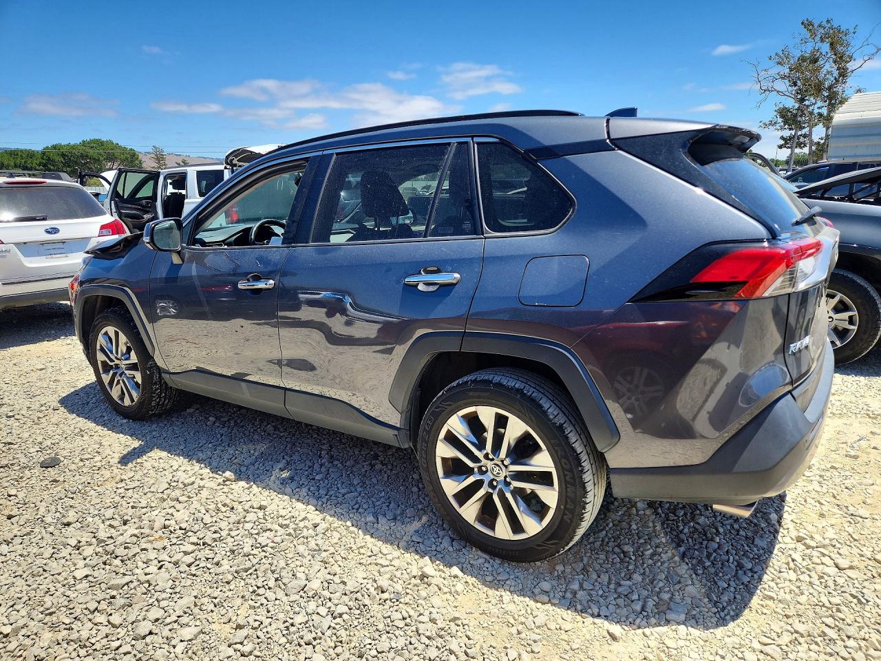 2020 TOYOTA RAV4 LIMITED — снимка 2