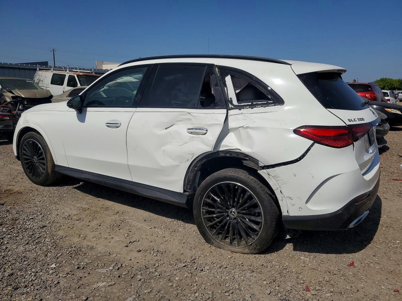 2025 MERCEDES-BENZ GLC 300 — снимка 2