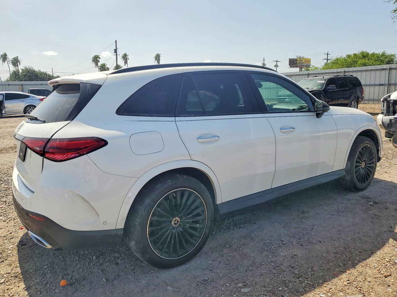 2025 MERCEDES-BENZ GLC 300 — снимка 3