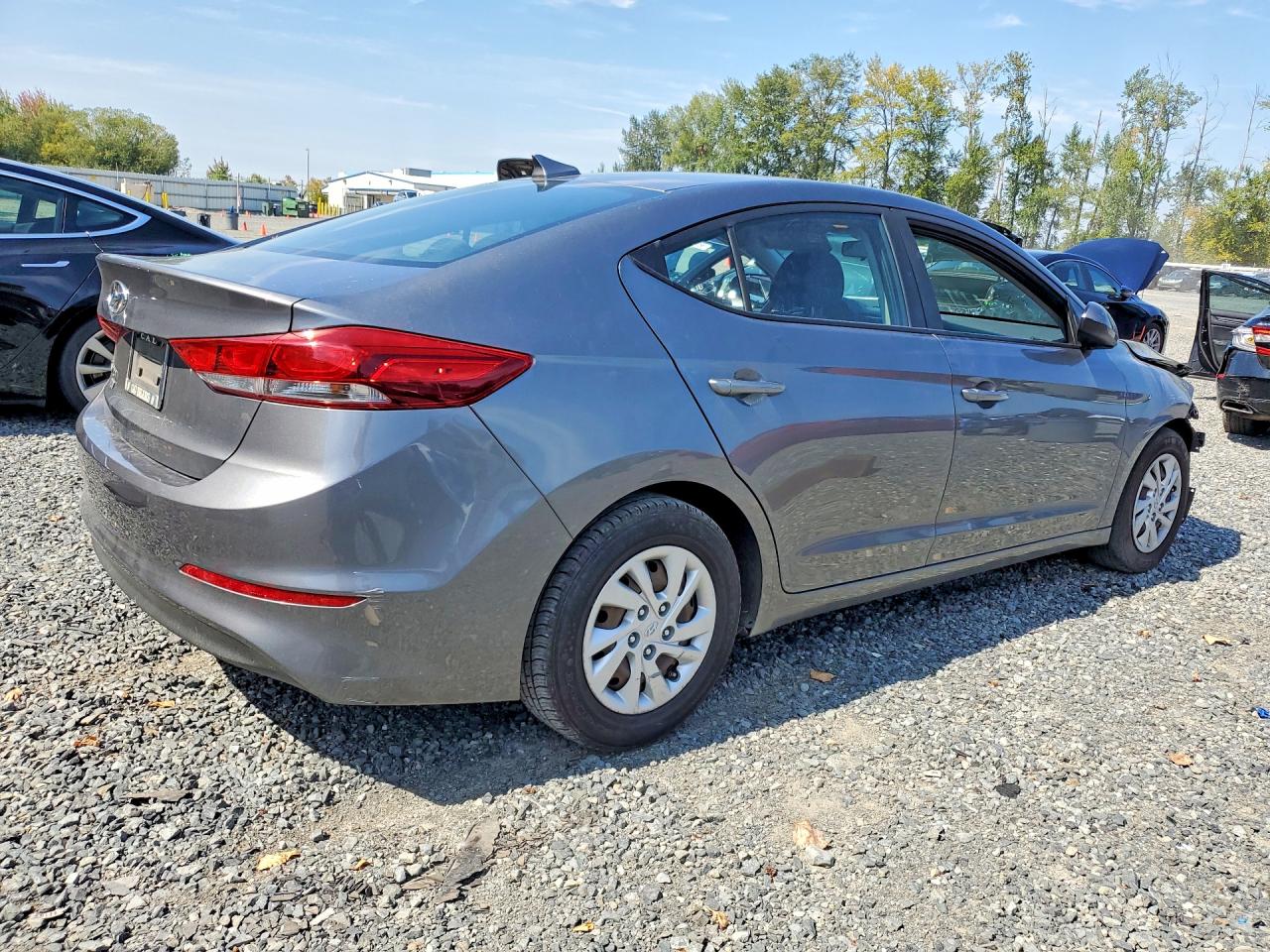 2018 HYUNDAI ELANTRA SE — снимка 3