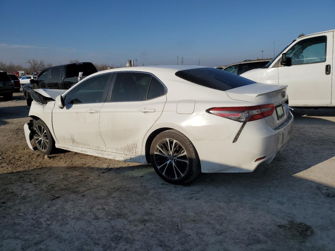 2018 TOYOTA CAMRY L — снимка 2
