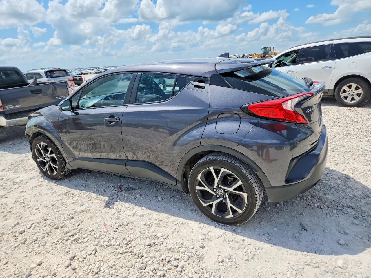 2018 TOYOTA C-HR XLE — снимка 2