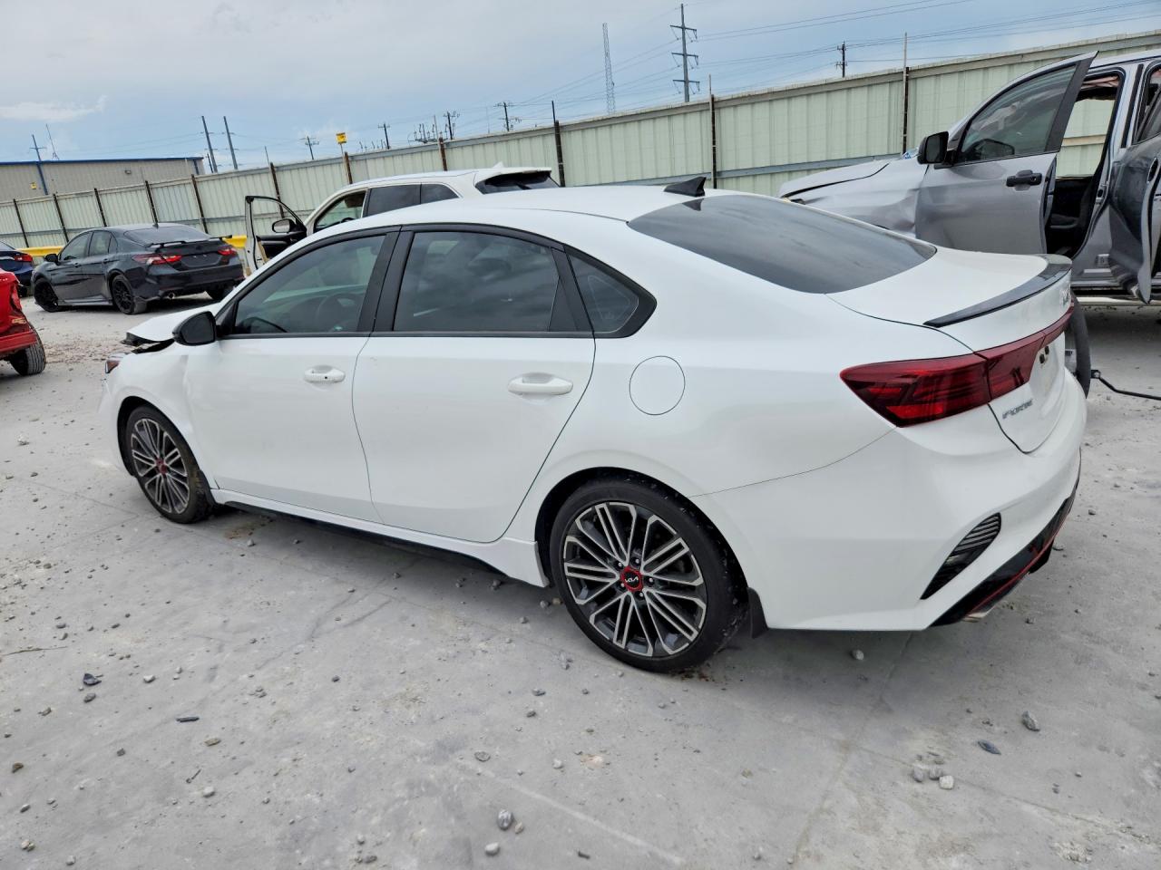 2023 KIA FORTE GT — снимка 2