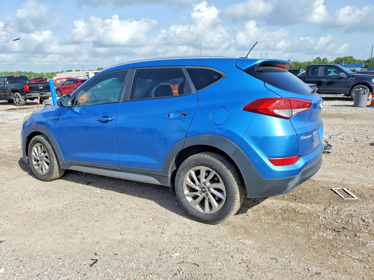 2017 HYUNDAI TUCSON SE — снимка 2