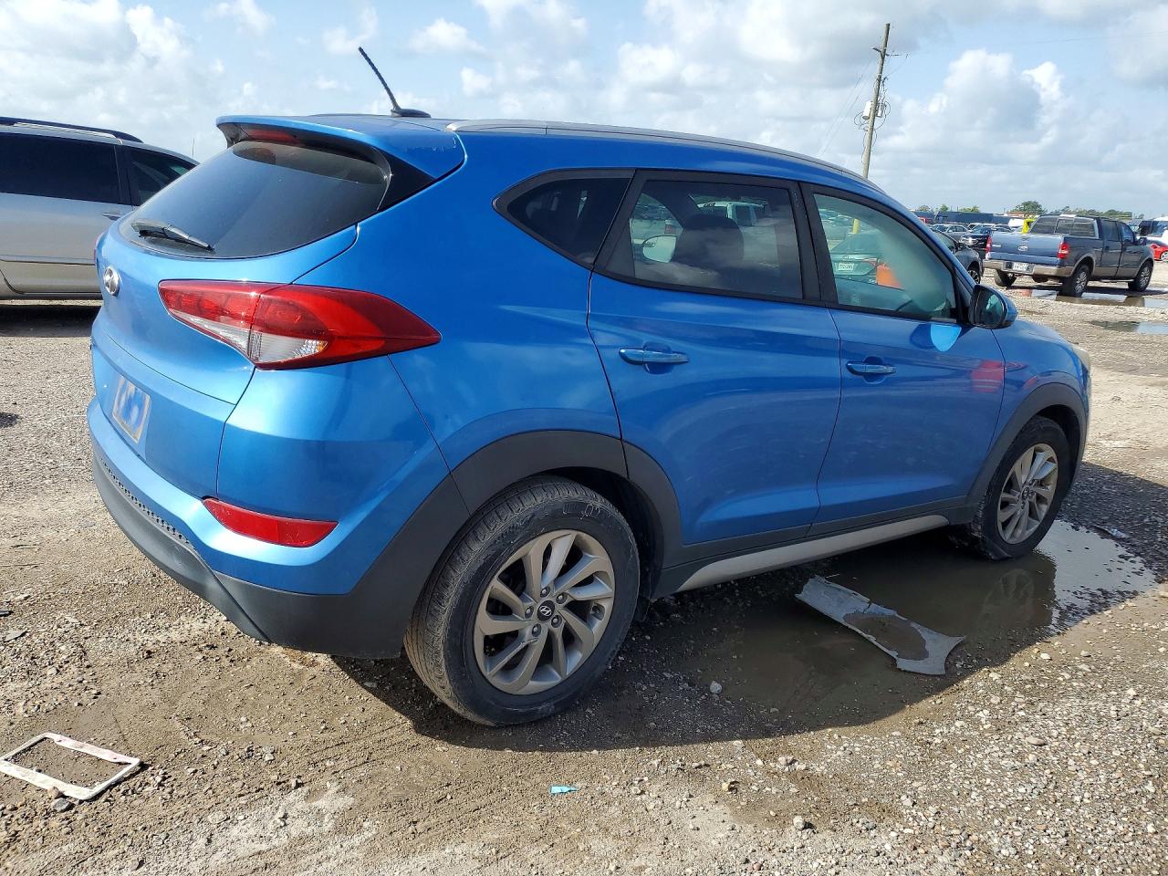 2017 HYUNDAI TUCSON SE — снимка 3