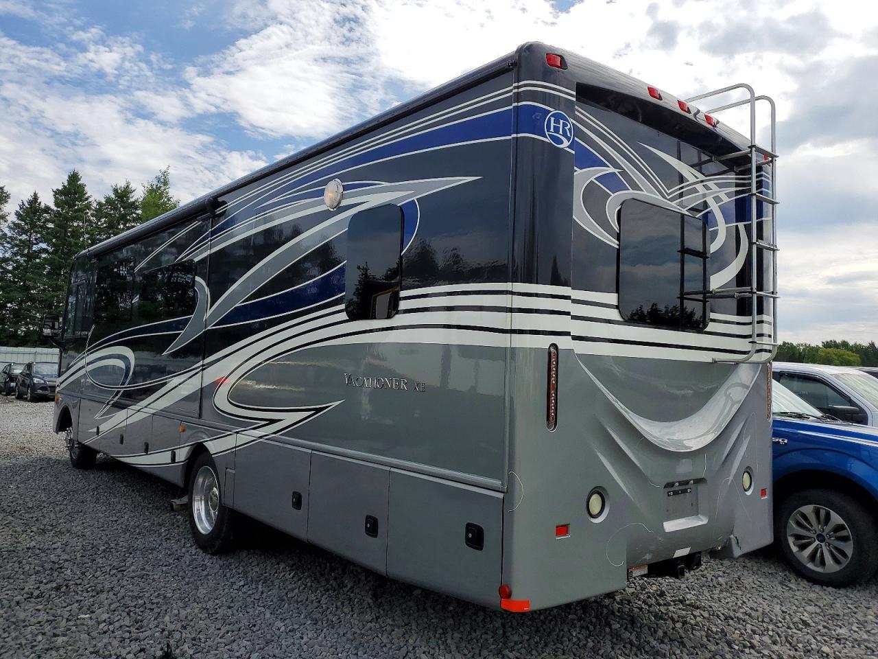 2017 FORD F53 — снимка 3