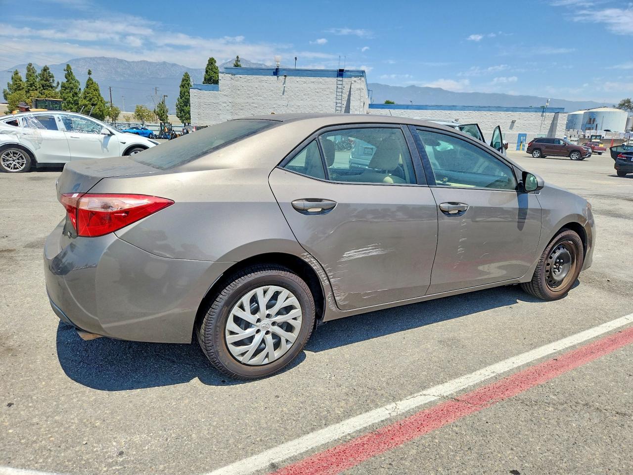 2018 TOYOTA COROLLA LE — снимка 3