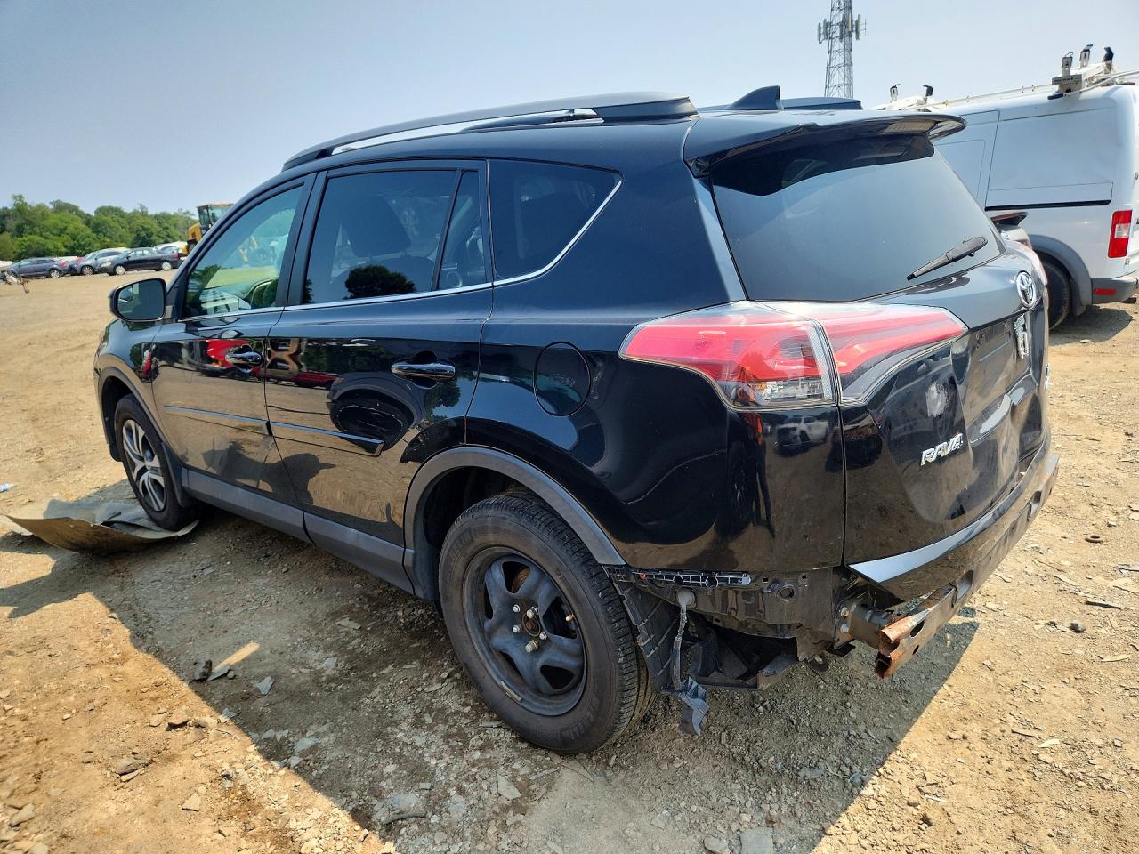 2017 TOYOTA RAV4 LE — снимка 2