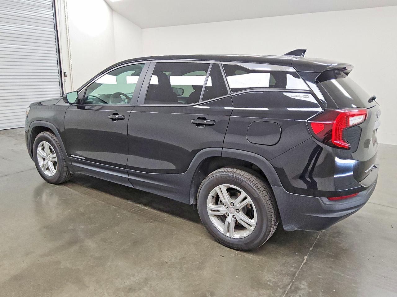 2022 GMC TERRAIN SLE — снимка 2