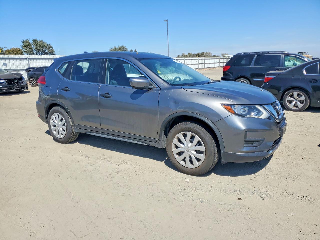 2017 NISSAN ROGUE S — снимка 4