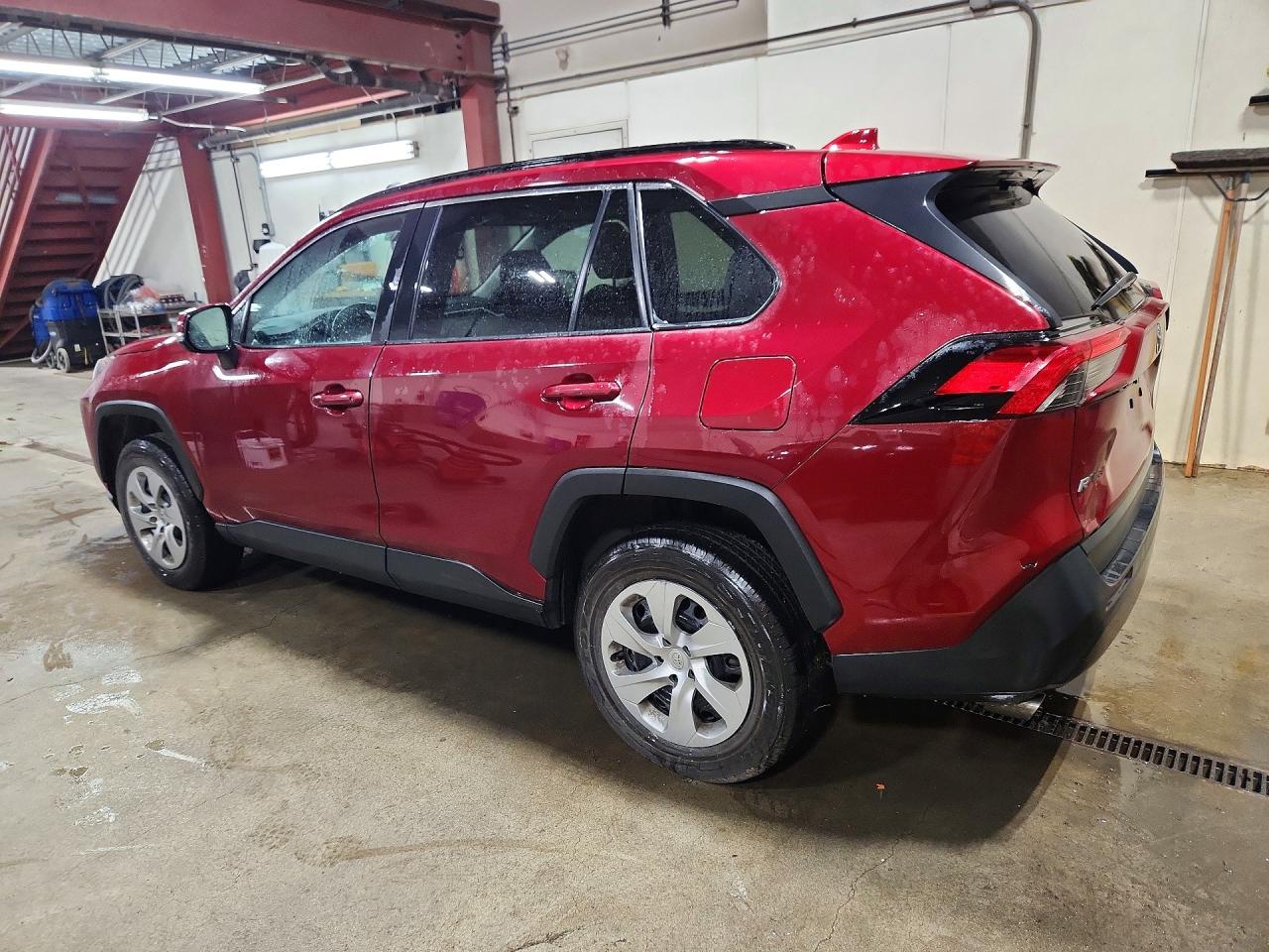 2020 TOYOTA RAV4 LE — снимка 2