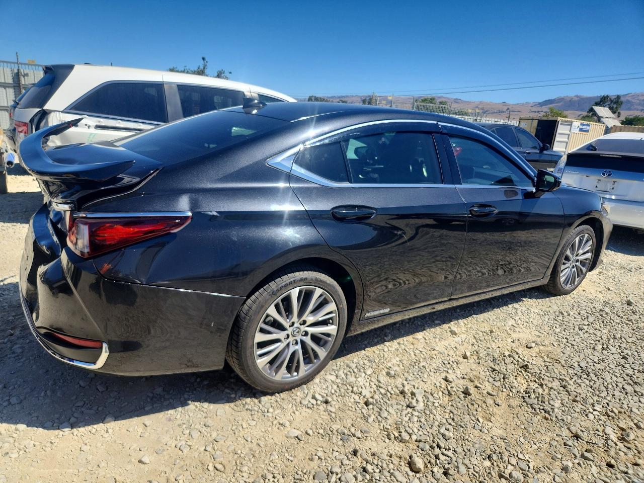 2021 LEXUS ES 300H — снимка 3