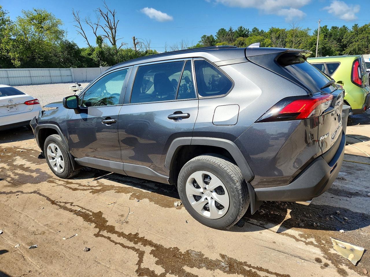 2020 TOYOTA RAV4 LE — снимка 2