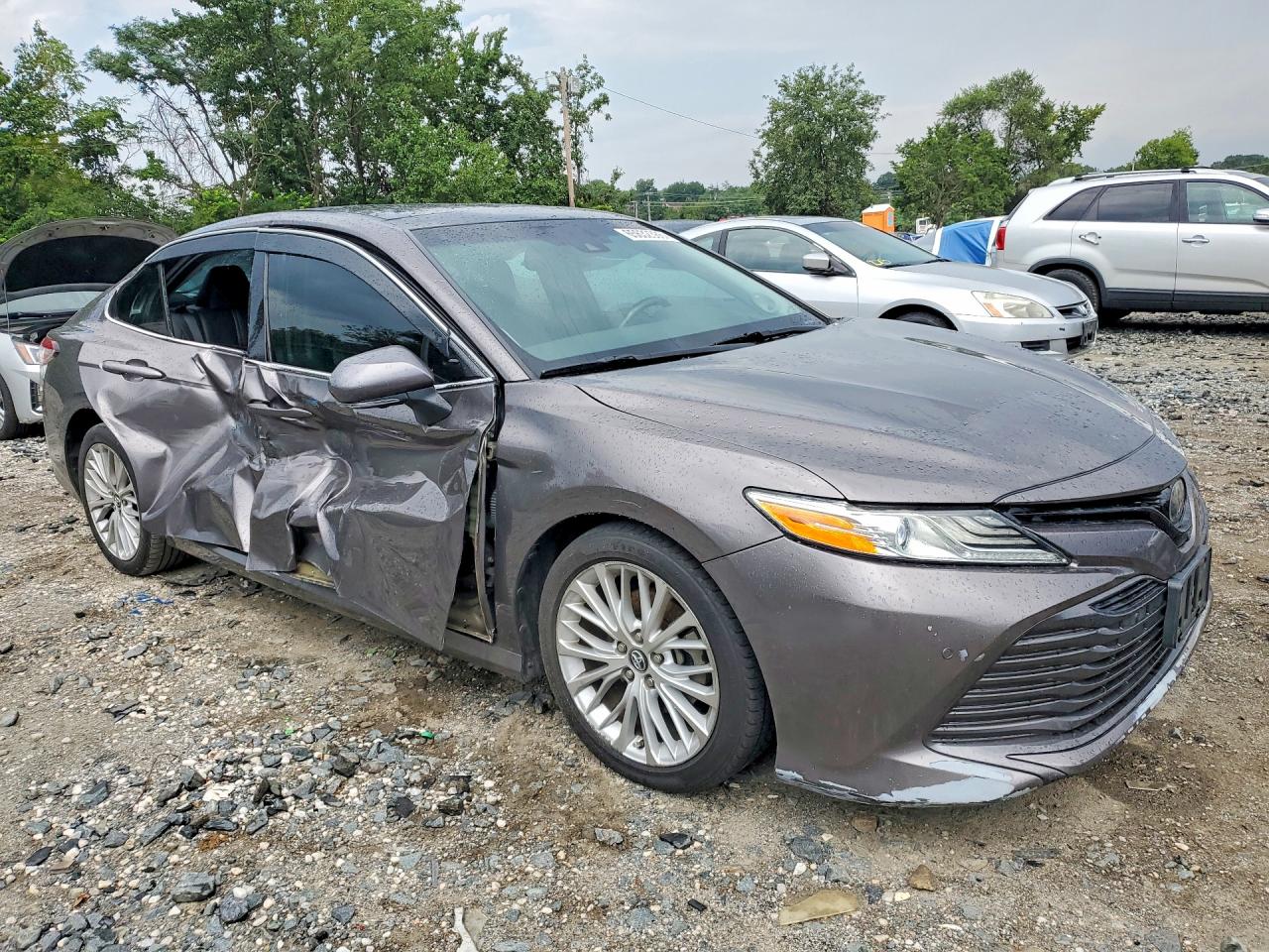 2018 TOYOTA CAMRY XLE — снимка 4