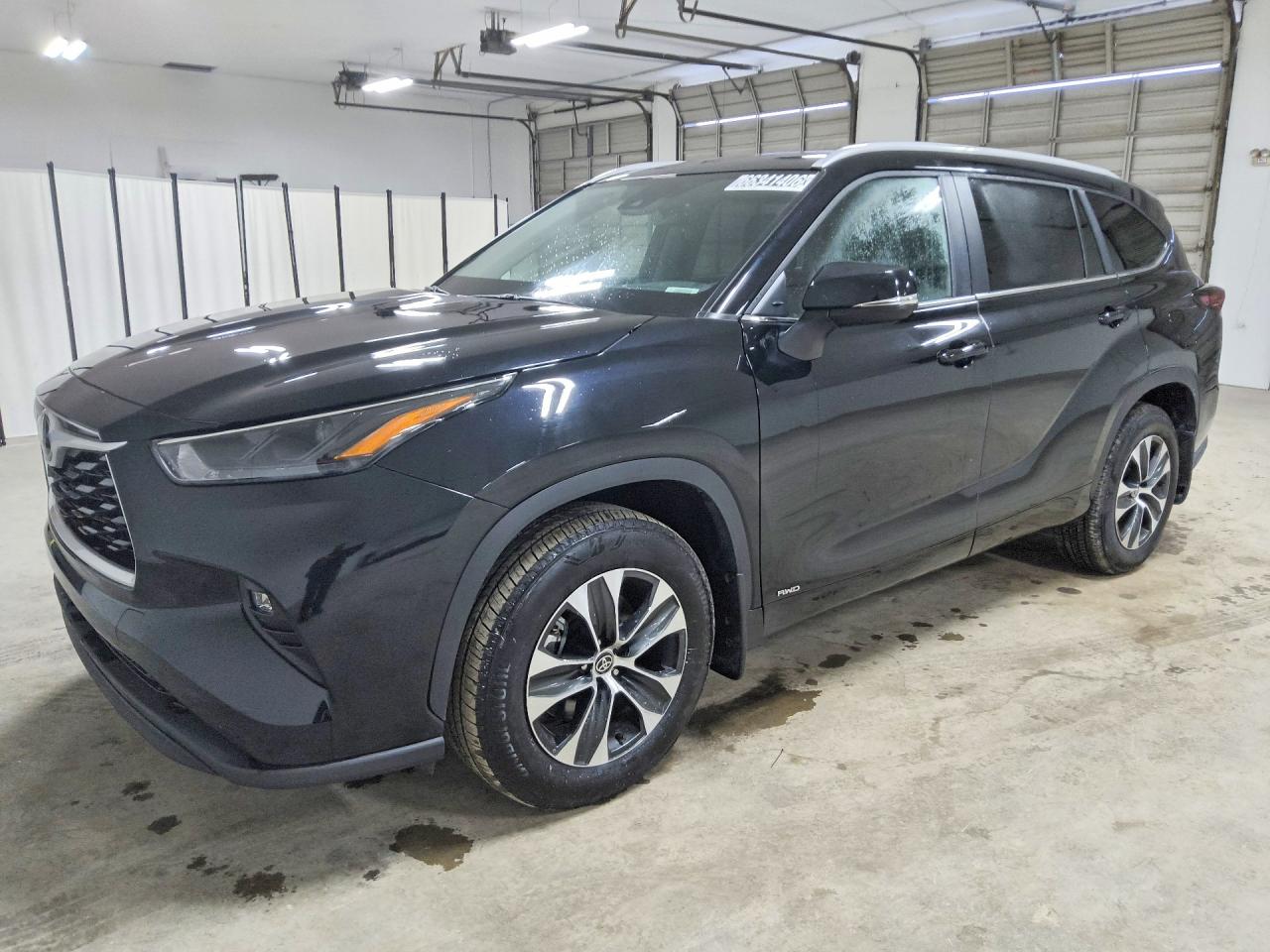 2026 TOYOTA HIGHLANDER HYBRID XLE