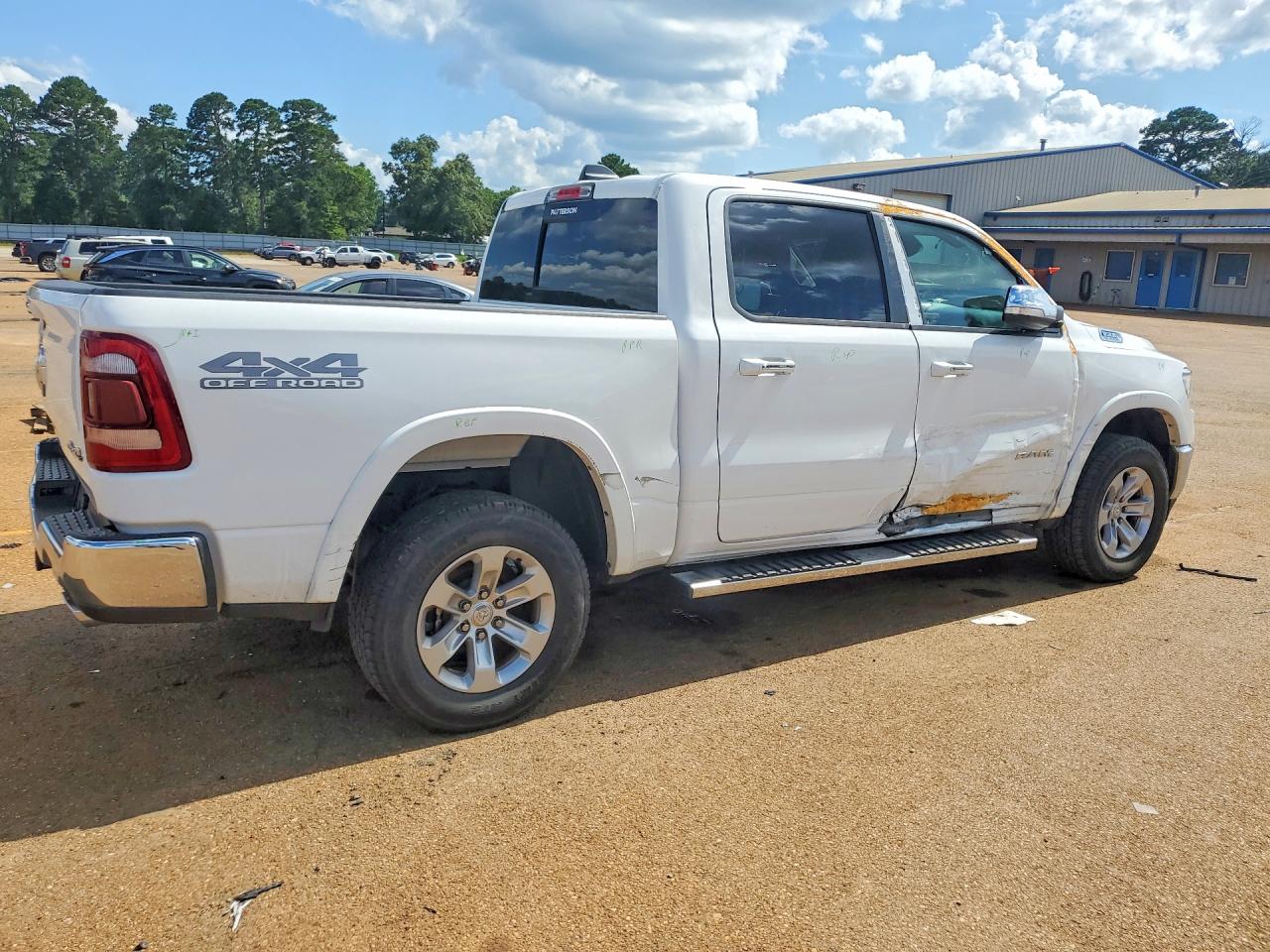 2021 RAM 1500 LARAMIE — снимка 3