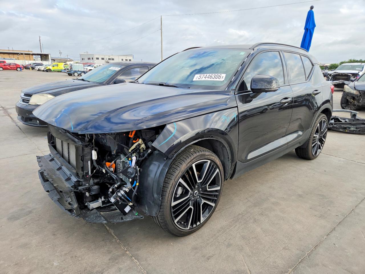 2025 VOLVO XC40 ULTRA