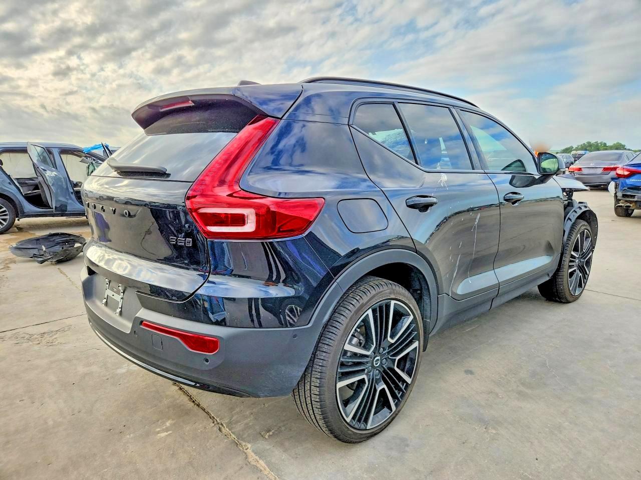 2025 VOLVO XC40 ULTRA — снимка 3