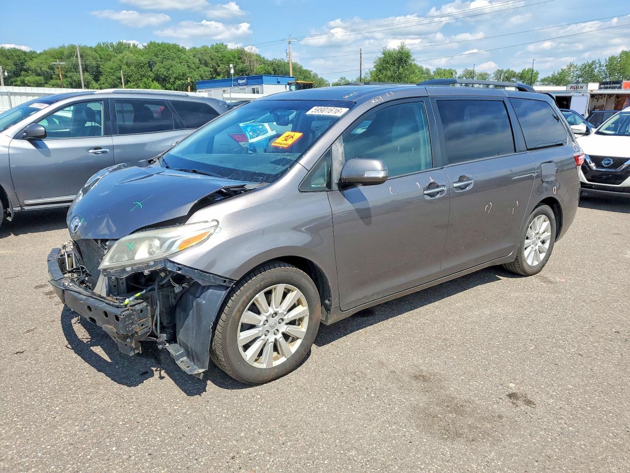 2017 TOYOTA SIENNA LIMITED 7-PASSENGER