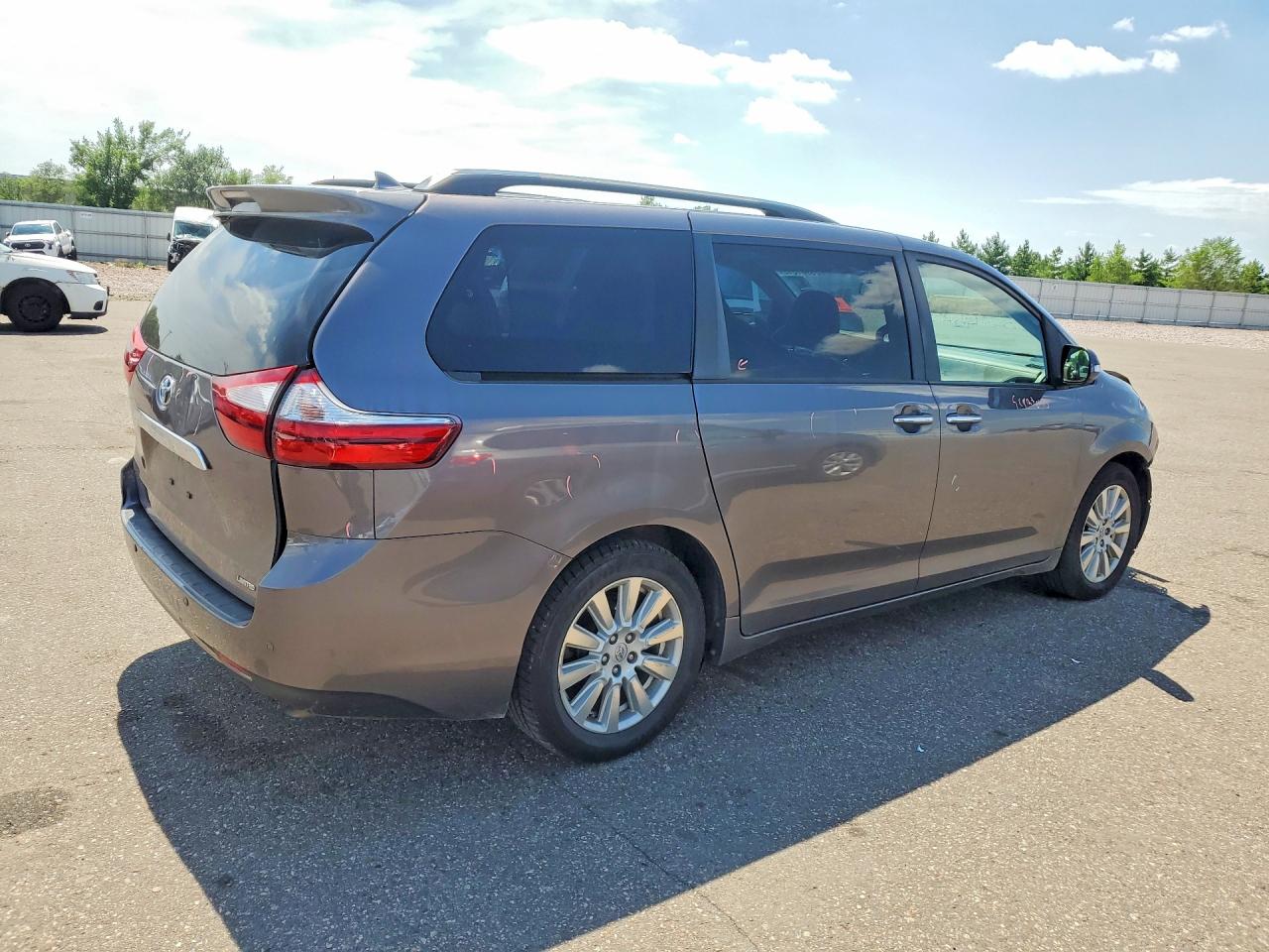 2017 TOYOTA SIENNA LIMITED 7-PASSENGER — снимка 3