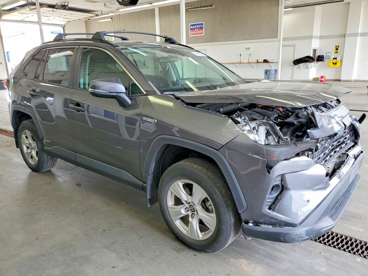 2021 TOYOTA RAV4 XLE — снимка 4