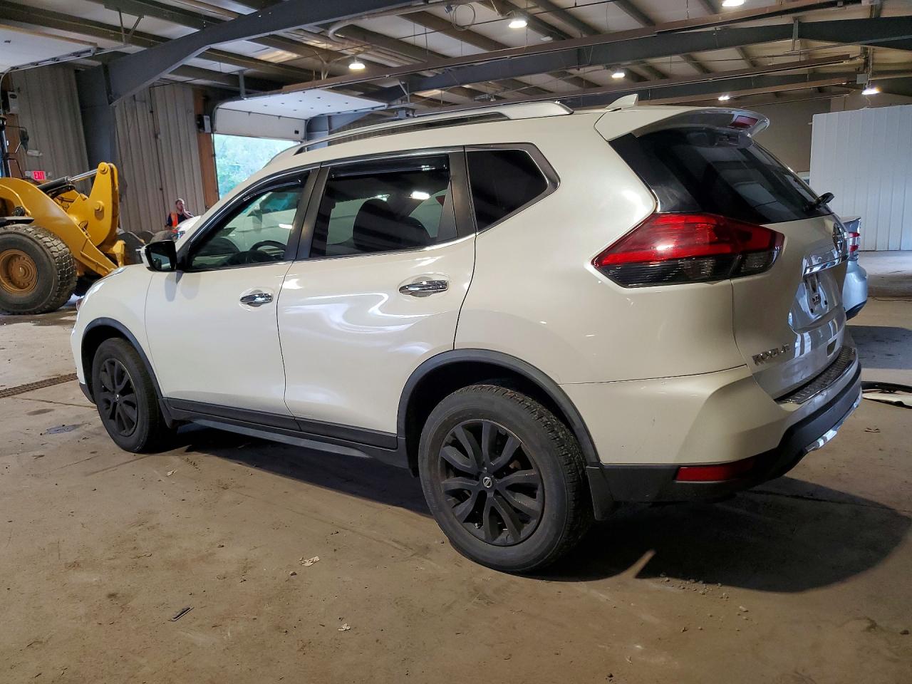 2017 NISSAN ROGUE SV — снимка 2
